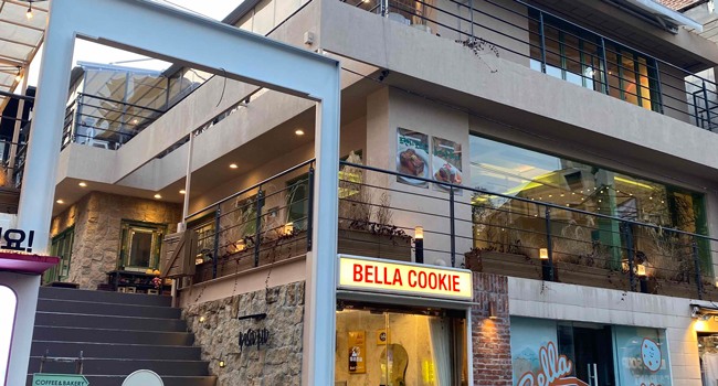 Sprachschule in Seoul Hongdae während einer LISA! Sprachreise modernes Gebäude und Umgebung der Schule in Korea