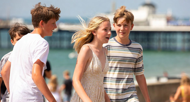 Schüler am Strand in Brighton während einer LISA! Schülersprachreise in England