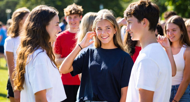  Schülergruppe in Portsmouth während einer LISA! Sprachreise tauscht sich aus und erlebt Betreuung und Sicherheit