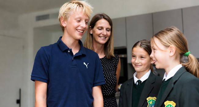 Unterkunft in einer Gastfamilie bei einer LISA! Englisch-Sprachreise für Schüler in Ennis Schüler bei ihrer Gastfamilie während einer LISA! Englisch-Sprachreise für Schüler in Ennis, Irland