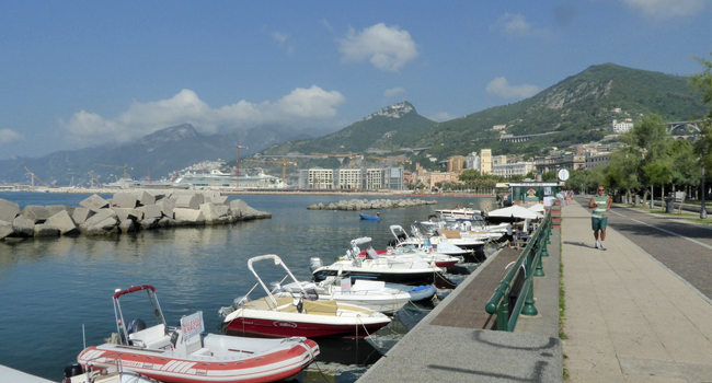 Promenade am Meer in Salerno während einer LISA! Italienisch-Sprachreise für Schüler in Italien