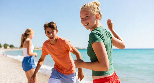 Strand und Meer bei einer LISA! Italienisch-Sprachreise für Schüler in Triest Schüler genießen Sonne, Strand und Meer während einer LISA! Italienisch-Sprachreise für Schüler in Triest, Italien