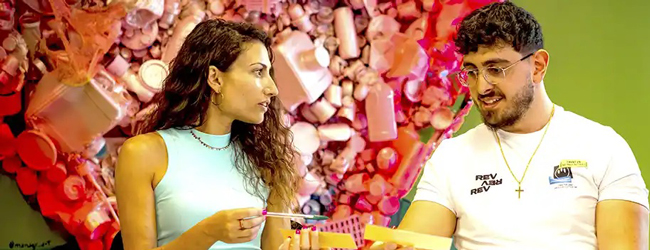 Spanisch-Sprachunterricht in Valencia beim Bildungsurlaub Eine Frau und ein Mann im Spanisch-Sprachunterricht in Valencia