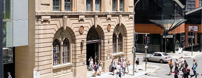 LISA-Sprachreisen-Erwachsene-Englisch-Australien-Adelaide-Sprachschule-Stadt-Gebaeude-Strasse LISA-Sprachreisen-Erwachsene-Englisch-Australien-Adelaide-Sprachschule-Stadt-Gebaeude-Strasse