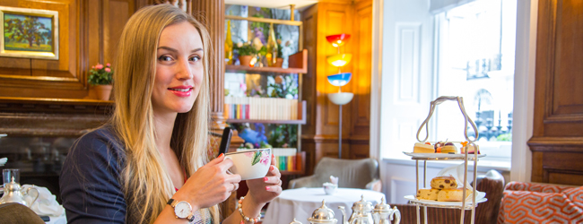 LISA-Sprachreisen-Erwachsene-Englisch-England-London-Burlington-Freizeit-Cafe-Afternoon-Tea-Scones