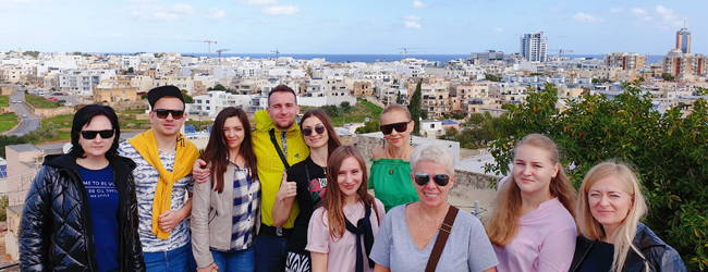 LISA-Sprachreisen-Erwachsene-Englisch-Malta-San-Gwann-St-Julians-Ausflug-Gruppe-Insel