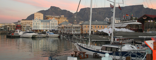 LISA-Sprachreisen-Erwachsene-Englisch-Suedafrika-Kapstadt-Central-Hafen-Waterfront-Sonnenuntergang
