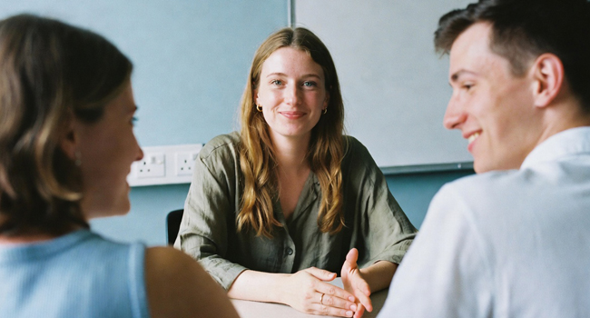 LISA Sprachreisen Erwachsene Englisch Bangkok Unterricht Lehrerin