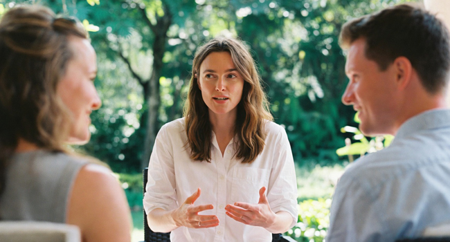 LISA Sprachreisen Thailand Englisch in Bangkok Lernsituation Lehererin Schueler