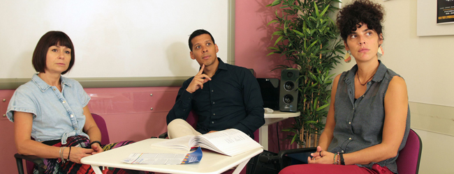 LISA-Sprachreisen-Erwachsene-Italienisch-Italien-Catania-Sizilien-Schule-Unterricht-Zuhoeren-Gruppe LISA-Sprachreisen-Erwachsene-Italienisch-Italien-Catania-Sizilien-Schule-Unterricht-Zuhoeren-Gruppe