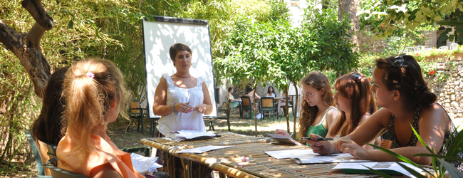 LISA-Sprachreisen-Erwachsene-Italienisch-Italien-Taormina-Sprachschule-Unterricht-Garten-Gruppe LISA-Sprachreisen-Erwachsene-Italienisch-Italien-Taormina-Sprachschule-Unterricht-Garten-Gruppe