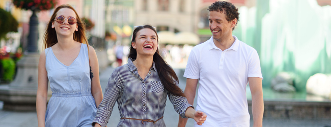 LISA-Sprachreisen-Erwachsene-Polnisch-Polen-Krakau-Altstadt-Spaziergang-Sommer-Freunde