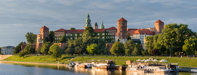 LISA-Sprachreisen-Erwachsene-Polnisch-Polen-Krakau-Schloss-Koenig-Wawel-Fluss