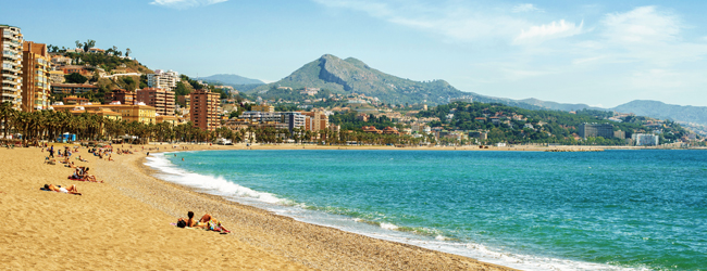 LISA-Sprachreisen-Erwachsene-Spanisch-Spanien-Malaga-Strand-Meer-Berge-Urlaub