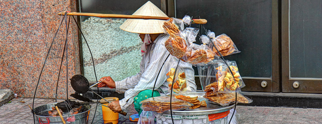 LISA-Sprachreisen-Erwachsene-Vietnamesisch-Vietnam-Saigon-Streetfood-Verkauf-Essen-Grill