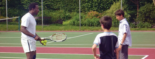 LISA-Sprachreisen-Schueler-Englisch-England-Ilfracombe-Devon-Aktivitaet-Tennis-Training-Spielen LISA-Sprachreisen-Schueler-Englisch-England-Ilfracombe-Devon-Aktivitaet-Tennis-Training-Spielen