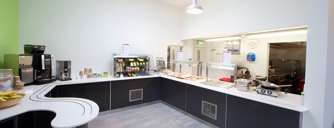 LISA-Sprachreisen-Schueler-Englisch-England-London-Beckenham-Pause-Mittag-Cafeteria-Essen LISA-Sprachreisen-Schueler-Englisch-England-London-Beckenham-Pause-Mittag-Cafeteria-Essen