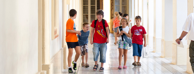 LISA-Sprachreisen-Schueler-Englisch-Malta-Sliema-Sprachkurs-Familien-Kinder-Unterricht