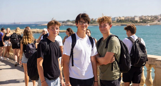 LISA Sprachreisen Schueler Malta St Julians Ausflug Meer Promenade 5 Schueler Malta St Julians Ausflug Meer Promenade 100% Sicherheit