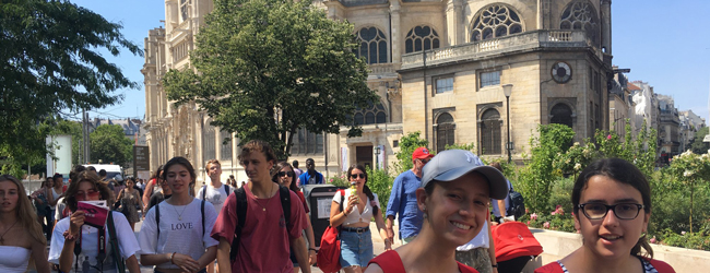 LISA-Sprachreisen-Schueler-Franzoesisch-Frankreich-Loire-Saint-Denis-Ausflug-Gruppe-Schloss LISA-Sprachreisen-Schueler-Franzoesisch-Frankreich-Loire-Saint-Denis-Ausflug-Gruppe-Schloss