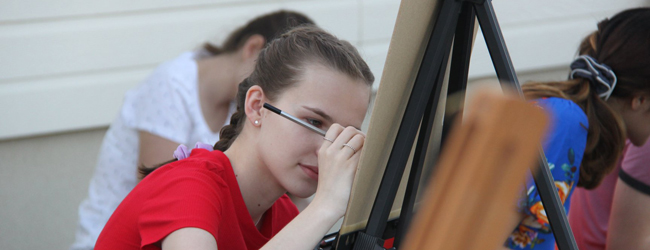 LISA-Sprachreisen-Schueler-Franzoesisch-Frankreich-Loire-Saint-Denis-Unterricht-Zeichnen-Staffelei LISA-Sprachreisen-Schueler-Franzoesisch-Frankreich-Loire-Saint-Denis-Unterricht-Zeichnen-Staffelei