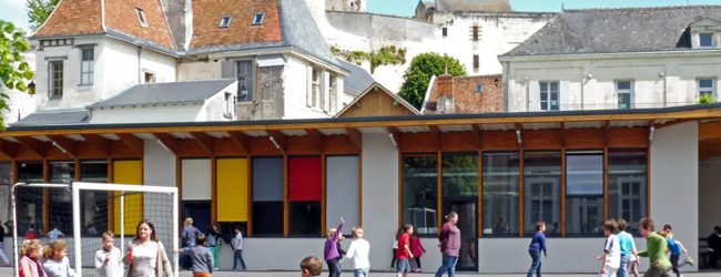 LISA-Sprachreisen-Schueler-Franzoesisch-Frankreich-loire-Saint-Denis-Loches-Pause-Hof-Spielen LISA-Sprachreisen-Schueler-Franzoesisch-Frankreich-loire-Saint-Denis-Loches-Pause-Hof-Spielen