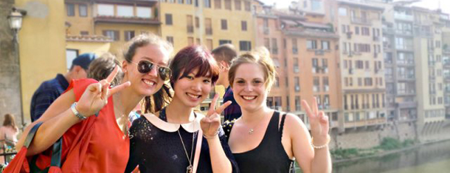 LISA-Sprachreisen-Schueler-Italienisch-Italien-Florenz-Sprachschule-Ausflug-Bummeln-Ponte-Vecchio LISA-Sprachreisen-Schueler-Italienisch-Italien-Florenz-Sprachschule-Ausflug-Bummeln-Ponte-Vecchio