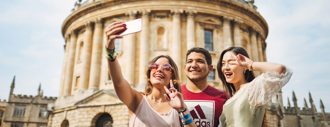 LISA-Sprachreisen-Young-Adults-Englisch-England-Oxford-St-Michaels-Freizeit-Stadt-Selfie