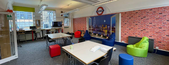 LISA-Sprachschule-Erwachsene-Englisch-England-London-Camden-Schule-Lounge-Pause-Aufenthaltsraum